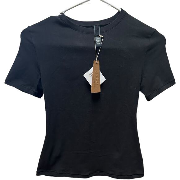 SKIMS Tops - SKIMS NWT Basic Jersey T-Shirt in Soot Black Small